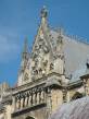  gros plan sur un pignon de Notre-Dame